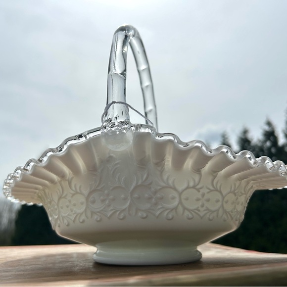 Vintage Fenton Silver Crest Style Milk Glass Ruffled Crimped Rim Lace - Picture 10 of 13